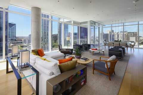 1747 Leonard Street, Dallas, TX 75201