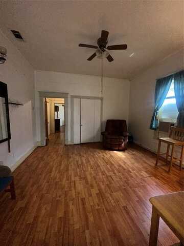 810 N Madison Avenue, Dallas, TX 75208