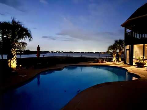 110 Eagle Point Drive, Waxahachie, TX 75165