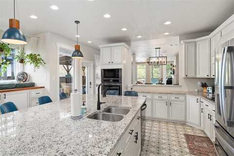 1631 Sylvan Avenue, Dallas, TX 75208