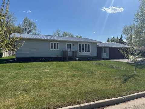 613 Vera St, Bottineau, ND 58318