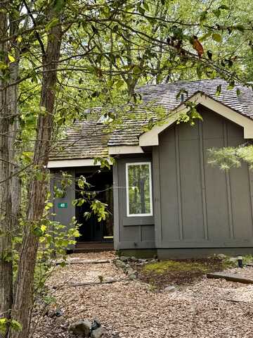48 Telstar, Lake Harmony, PA 18624