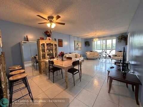 5935 Del Lago Cir, Sunrise, FL 33313