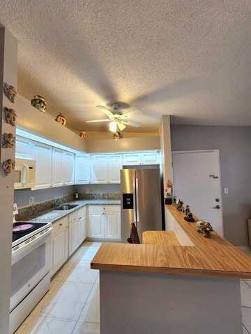 9759 W Mcnab Rd, Tamarac, FL 33321