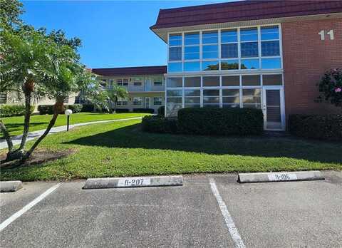 11 Vista Palm Lane, Vero Beach, FL 32962