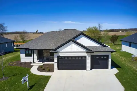 4894 PRAIRIE SCHOOL Drive, HOBART, WI 54155