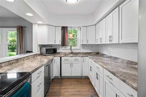 33 Mennonite Lane, Newport News, VA 23602