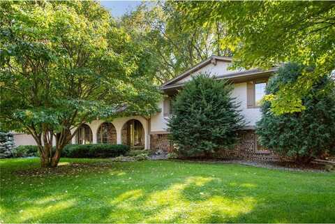 18505 25th Avenue N, Plymouth, MN 55447