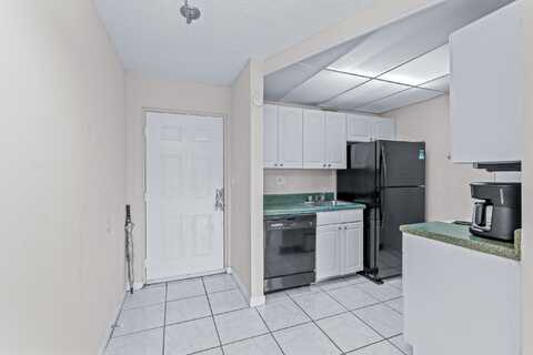 2000 N Congress Avenue, West Palm Beach, FL 33401