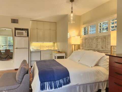 11863 Wimbledon Circle, Wellington, FL 33414