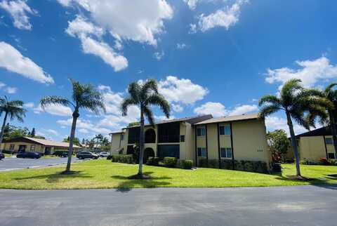 334 Pine Ridge Circle, Greenacres, FL 33463