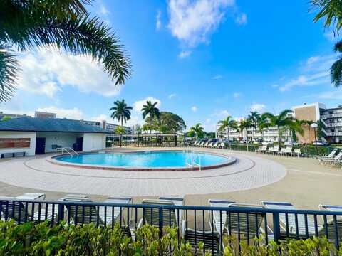 2038 Hythe C, Boca Raton, FL 33434