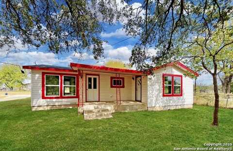 1224 Plum Street, Floresville, TX 78114