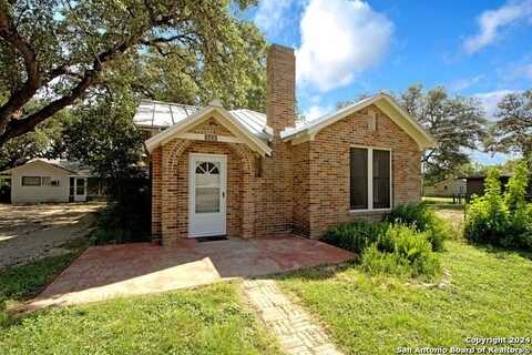 1432 N WALNUT AVE, New Braunfels, TX 78130