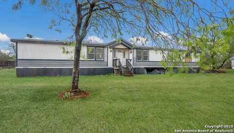 915 COUNTY ROAD 3821, San Antonio, TX 78253