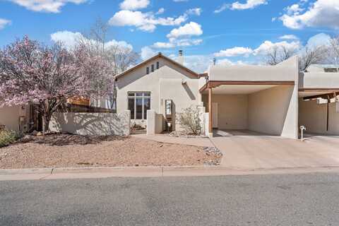 3238 La Paz, Santa Fe, NM 87507