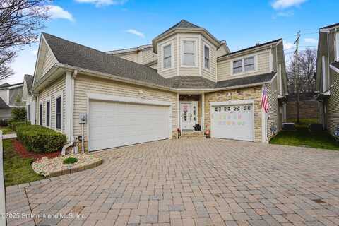53 Topside Lane, Staten Island, NY 10309