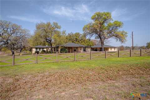 103 Misty Bend, Floresville, TX 78114