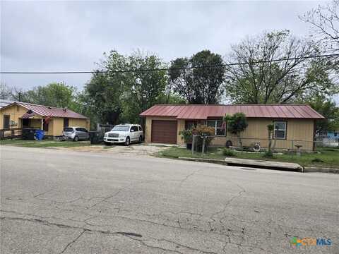 718 San Antonio Avenue, Seguin, TX 78155