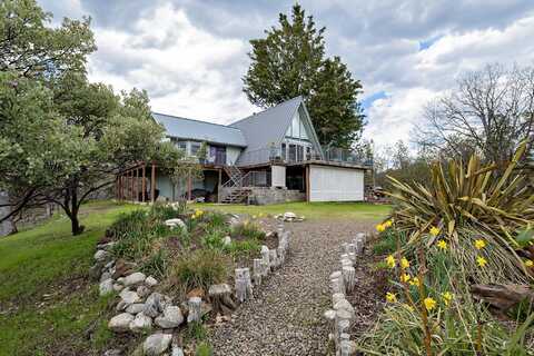 1100 W Rolling Hills Drive, Eagle Point, OR 97524