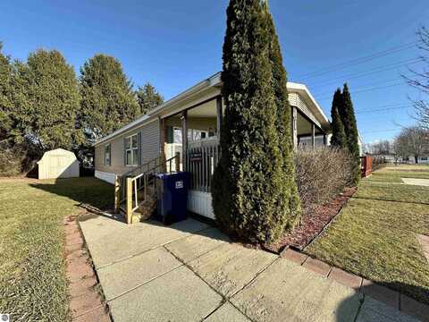 5232 E Broadway Road, Mount Pleasant, MI 48858