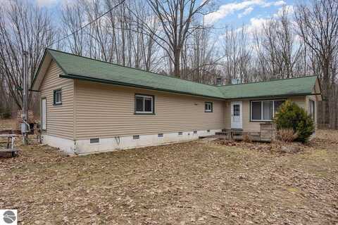 4198 W Adams Road, Lake, MI 48632