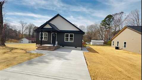 503 West End Boulevard, Madison, NC 27025