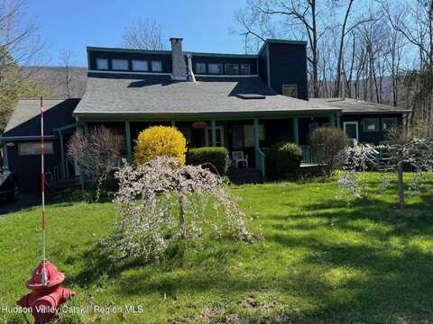 19 Jay Street, Phoenicia, NY 12464