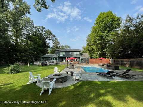 19 Jay Street, Phoenicia, NY 12464