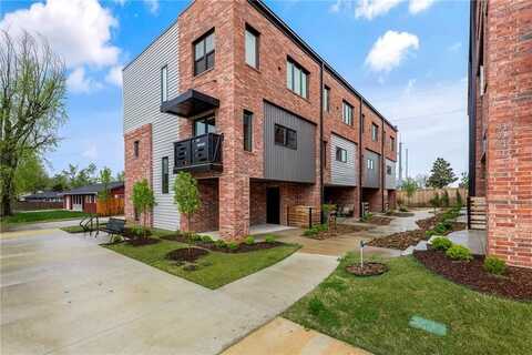 929 SE 10th ST, Bentonville, AR 72712