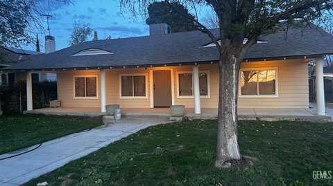 8 Oleander Avenue, Bakersfield, CA 93304