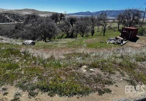 19516 Sycamore Drive, Tehachapi, CA 93561