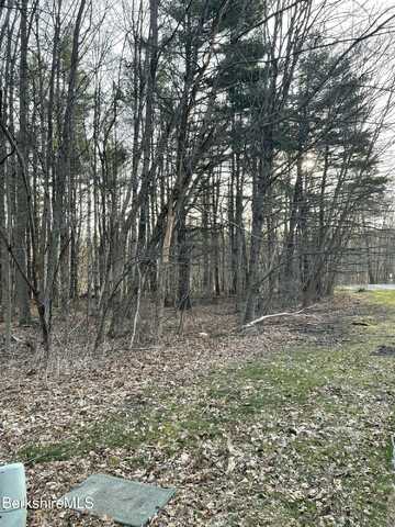 0 Eastbrook Ln, Pittsfield, MA 01201