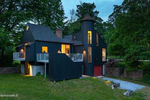 856 Barnum St, Sheffield, MA 01257