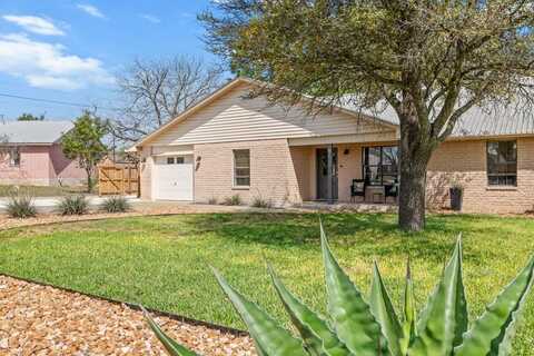 116 Henrietta Court, Fredericksburg, TX 78624