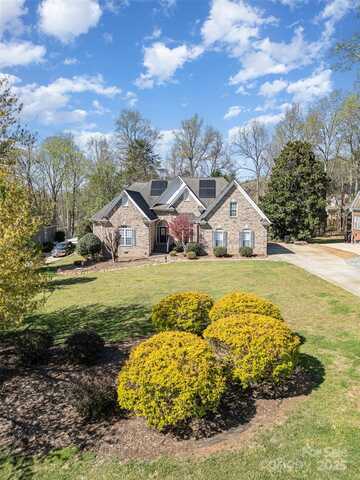 124 Cedar Woods Drive, Mooresville, NC 28117