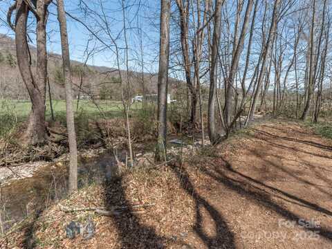 99999 Green Valley Road, Waynesville, NC 28786