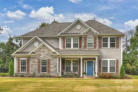 8011 Caliterra Drive, Charlotte, NC 28227