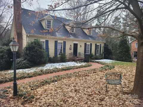 1346 5th Street Circle NW, Hickory, NC 28601
