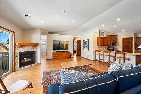 10480 W Stony Ridge Cr, Sister Bay, WI 54234