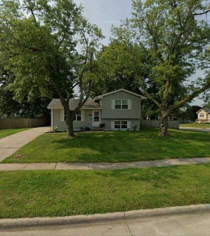 2020 Parkhill Drive, Norwalk, IA 50211