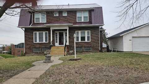 1398 Alta Vista, Dubuque, IA 52001