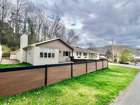 101 Green Meadow Lane, Pikeville, KY 41501