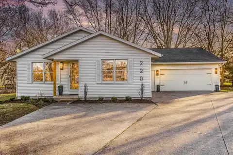 220 Coburn Street, Grand Haven, MI 49417