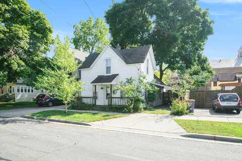 208 Palmer Street NE, Grand Rapids, MI 49505
