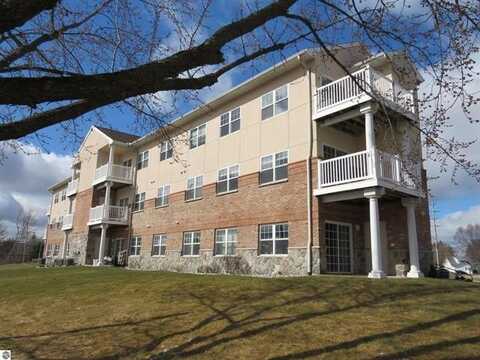301 N Lake Street, Cadillac, MI 49601