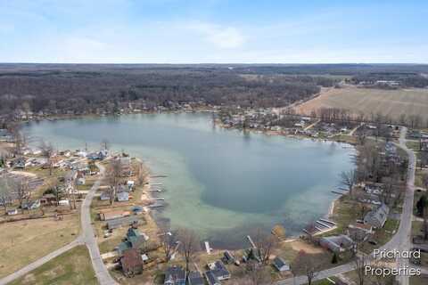 53027 Twin Lakes Road, Dowagiac, MI 49047