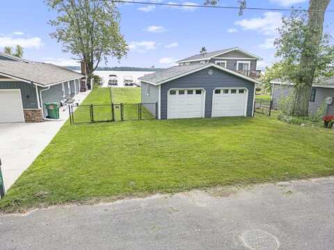 3173 Sandy Beach Street, Wayland, MI 49348