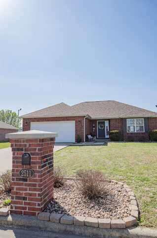 2511 S Hartford Avenue, Bolivar, MO 65613