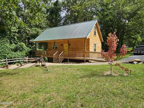 4821 Hooper Highway, Cosby, TN 37722